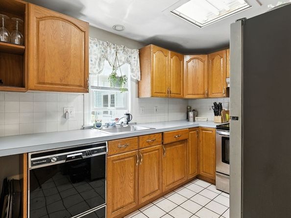 234 Pleasant St, Marblehead MA 01945