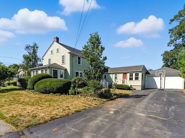234 Pleasant St, Marblehead MA 01945