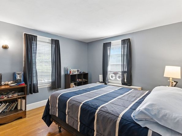 234 Pleasant St, Marblehead MA 01945