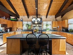 170 Dexter Ln, Rochester MA 02770