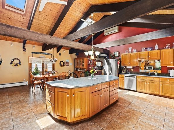 170 Dexter Ln, Rochester MA 02770