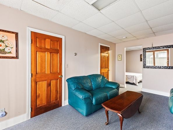 170 Dexter Ln, Rochester MA 02770