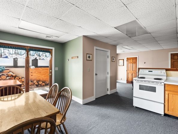 170 Dexter Ln, Rochester MA 02770