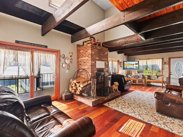 170 Dexter Ln, Rochester MA 02770