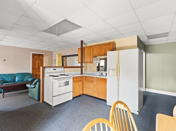 170 Dexter Ln, Rochester MA 02770