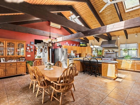 170 Dexter Ln, Rochester MA 02770