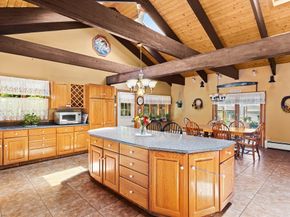 170 Dexter Ln, Rochester MA 02770