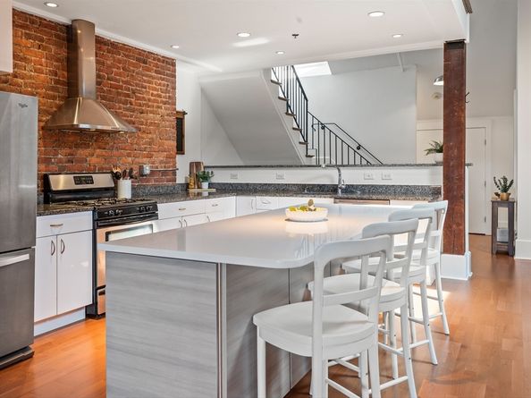 28 Adams St 310, Worcester MA 01604