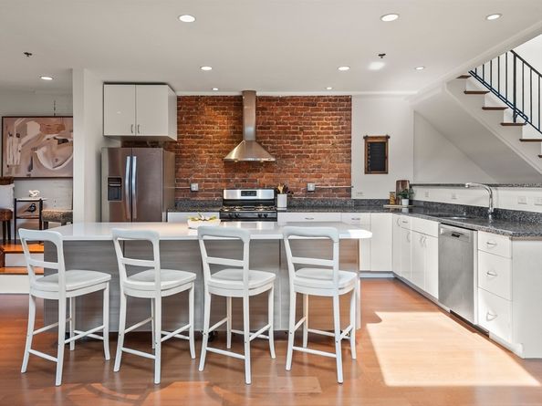 28 Adams St 310, Worcester MA 01604