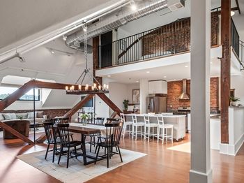 28 Adams St
