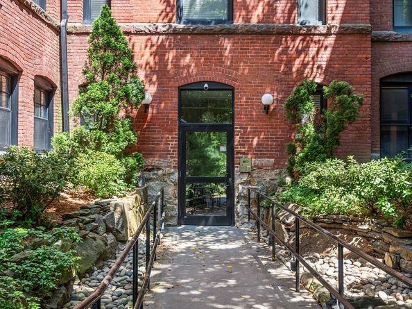 28 Adams St 310, Worcester MA 01604