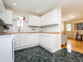6 Avon Ct 2, Wakefield MA 01880