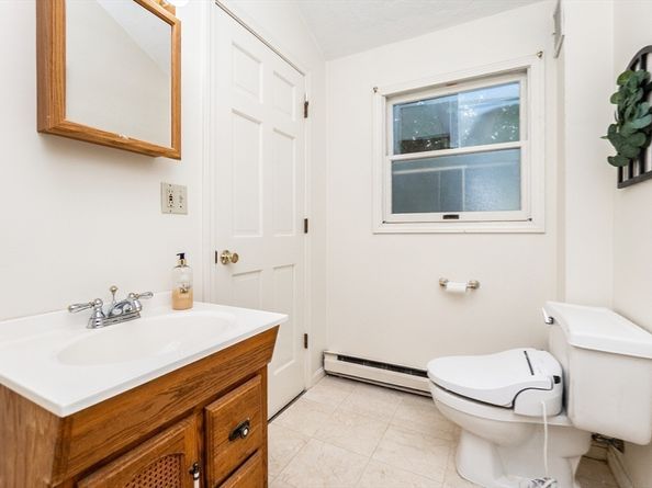 6 Avon Ct 2, Wakefield MA 01880