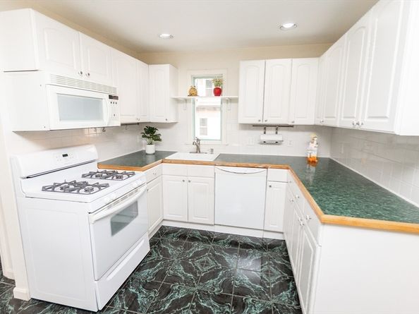 6 Avon Ct 2, Wakefield MA 01880