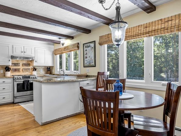 106 Upland Rd, Plympton MA 02367