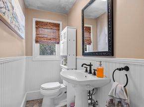 106 Upland Rd, Plympton MA 02367