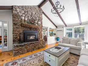 106 Upland Rd, Plympton MA 02367