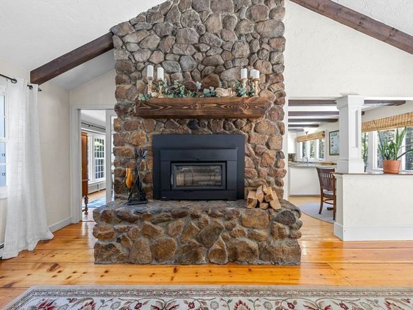 106 Upland Rd, Plympton MA 02367