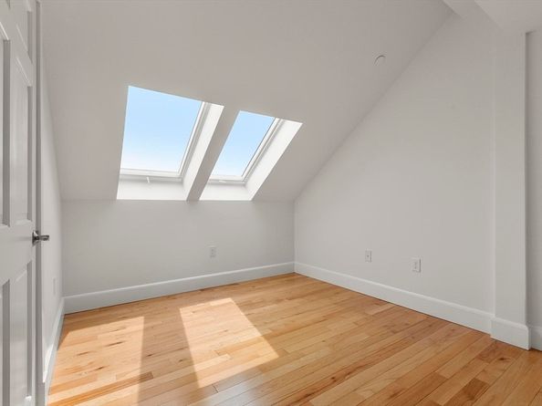 52 Sanborn Street 408, Reading MA 01867