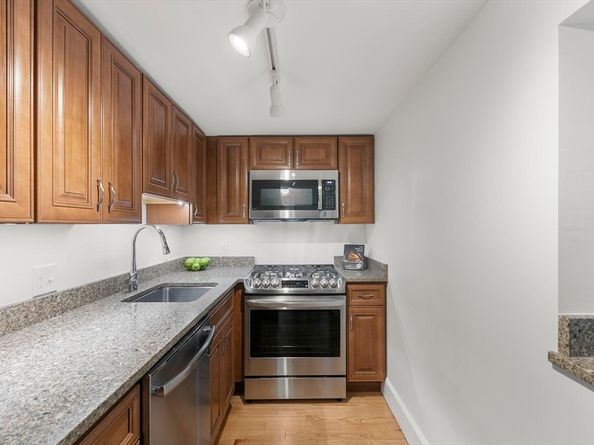 52 Sanborn Street 408, Reading MA 01867