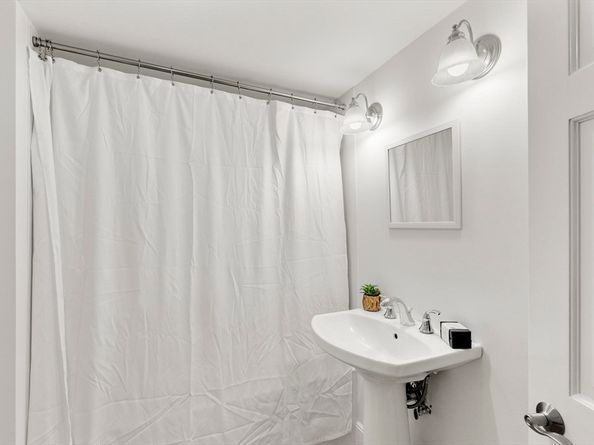 52 Sanborn Street 408, Reading MA 01867