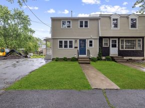 29 Village St 1, Marblehead MA 01945