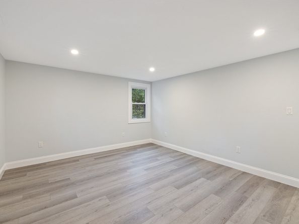 29 Village St 1, Marblehead MA 01945