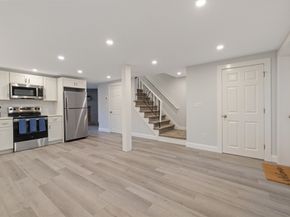29 Village St 1, Marblehead MA 01945