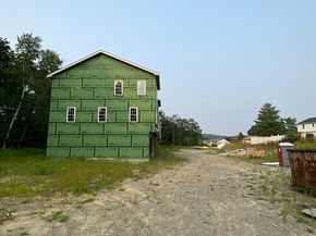 47 4th St, Worcester MA 01602