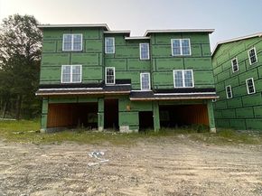 47 4th St, Worcester MA 01602