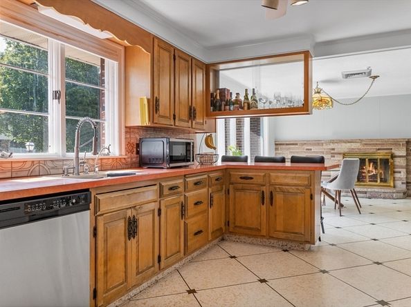63 Sears Rd, Milton MA 02186