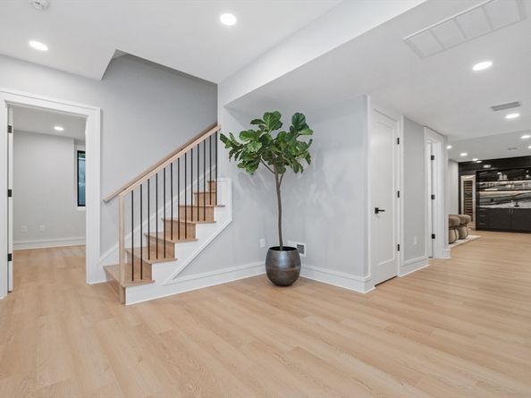 130 Arnold, Newton MA 02459