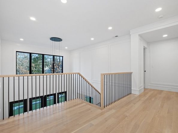 130 Arnold, Newton MA 02459