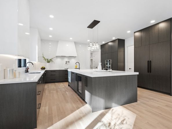 130 Arnold, Newton MA 02459