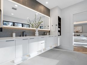 130 Arnold, Newton MA 02459