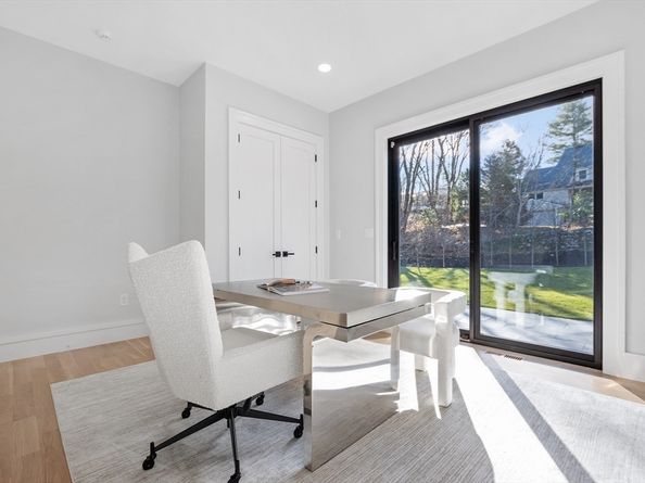 130 Arnold, Newton MA 02459