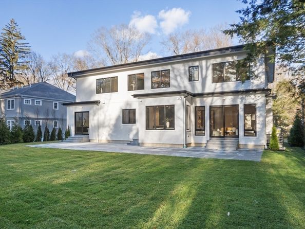 130 Arnold, Newton MA 02459