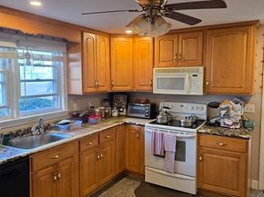 120 Roberts Ave, Holbrook MA 02343