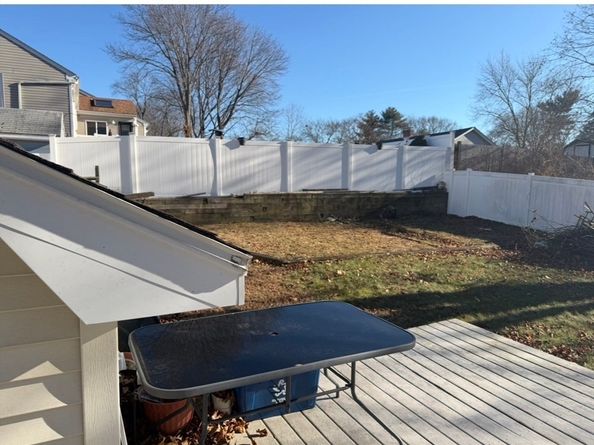 120 Roberts Ave, Holbrook MA 02343