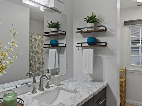 5 Aspen Cir, Bedford MA 01730