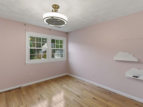 5 Aspen Cir, Bedford MA 01730