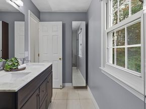 5 Aspen Cir, Bedford MA 01730