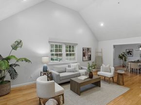 5 Aspen Cir, Bedford MA 01730