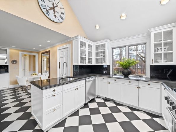 35 Glen Grn, Winchester MA 01890