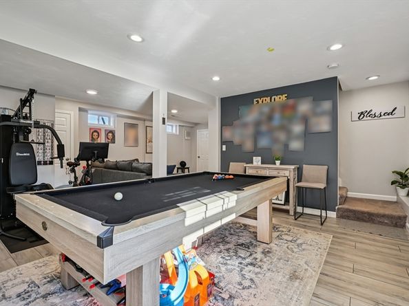 43 Gedney Dr, Peabody MA 01960