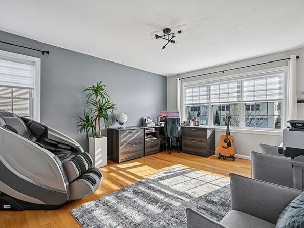 43 Gedney Dr, Peabody MA 01960