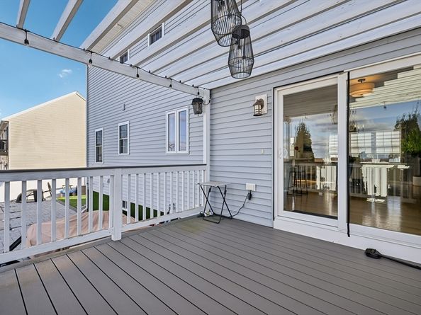 43 Gedney Dr, Peabody MA 01960