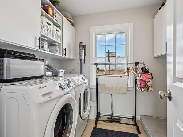 43 Gedney Dr, Peabody MA 01960