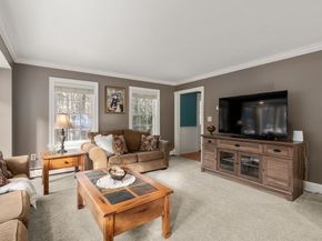 62 Allen Rd, Sturbridge MA 01566