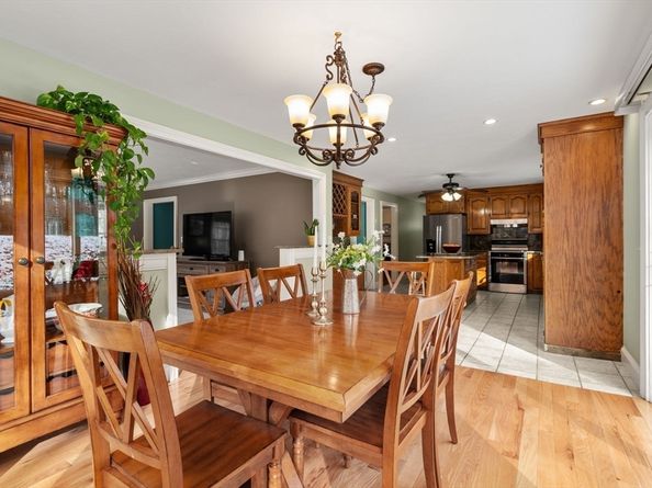 62 Allen Rd, Sturbridge MA 01566